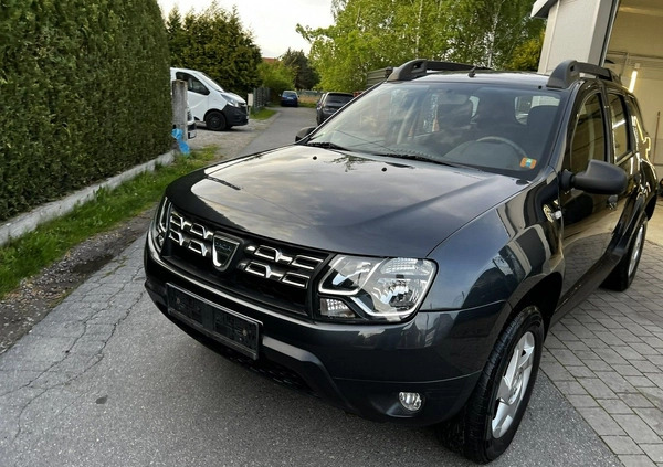 Dacia Duster cena 38900 przebieg: 179000, rok produkcji 2016 z Karlino małe 529